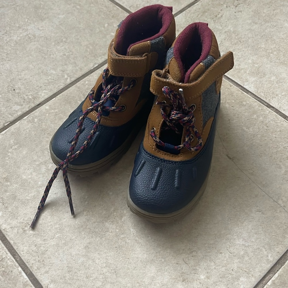 Kids snow boots!